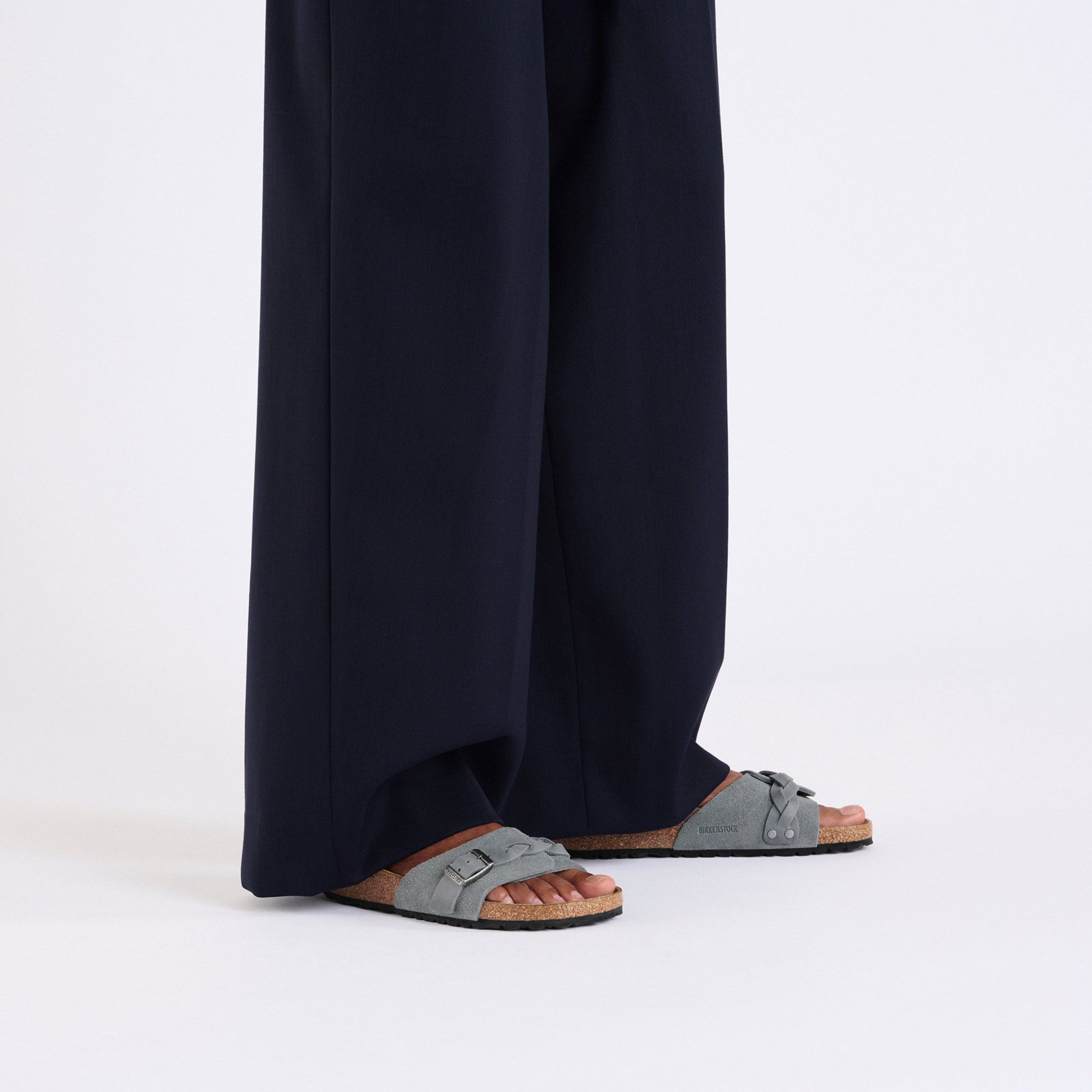 Oita Braided Basalt Grey Suede Leather - Image 4
